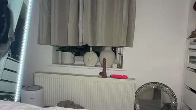 KayleeBella online show from 10-28-25, 09:36