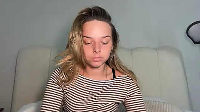 KayleeBella online show from 04-14-26, 07:19