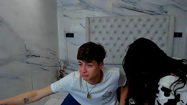 Ari and Storm online show from 01-09-26, 02:13