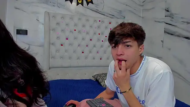 Ari and Storm online show from 05-09-26, 04:54