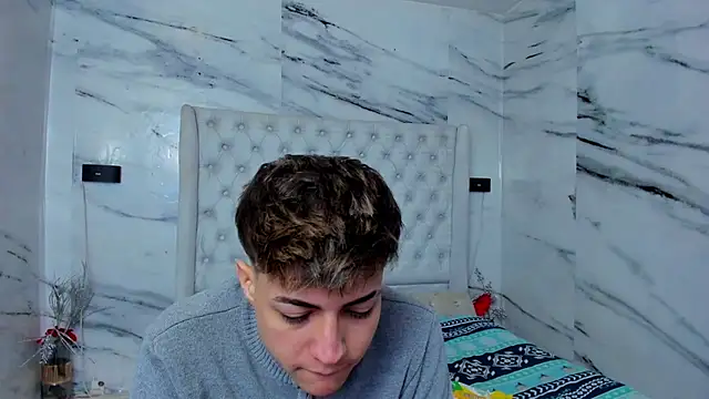 Ari and Storm online show from 11-21-25, 01:10