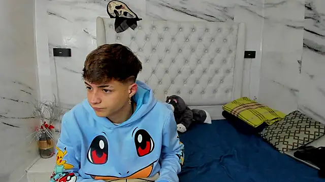 Ari and Storm online show from 01-11-26, 02:57