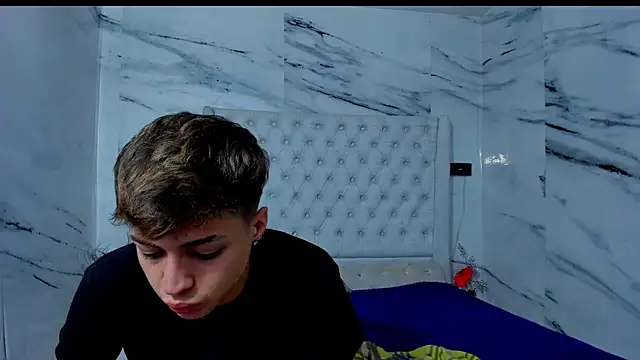 Ari and Storm online show from 12-01-25, 01:34