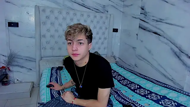 Ari and Storm online show from 10-11-25, 04:19