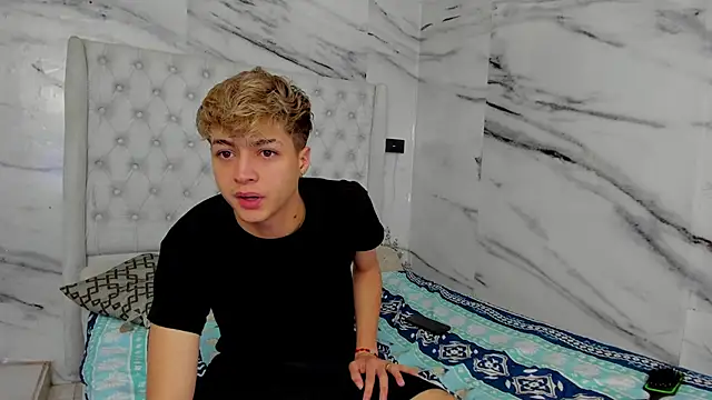 Ari and Storm online show from 10-12-25, 12:06