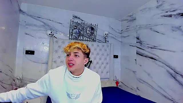 Ari and Storm online show from 11-05-25, 11:19