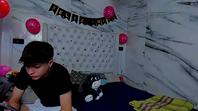 Ari and Storm online show from 02-21-26, 02:52