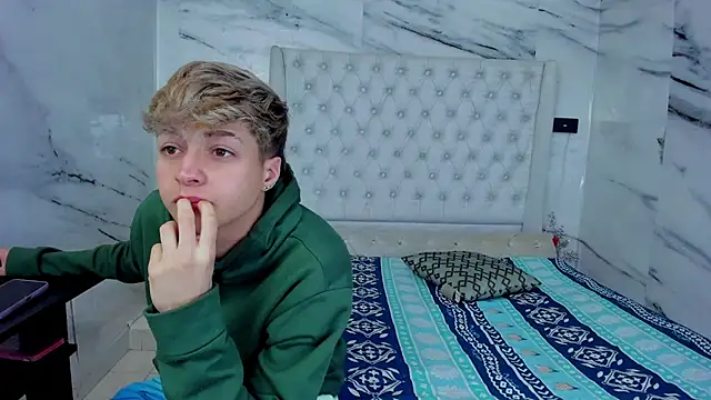 Ari and Storm online show from 10-10-25, 01:45