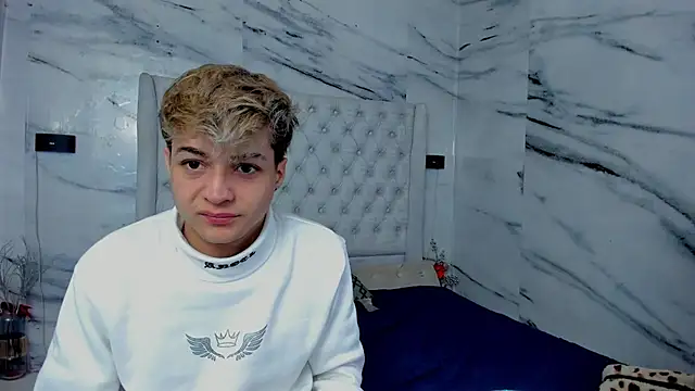 Ari and Storm online show from 09-16-25, 01:23