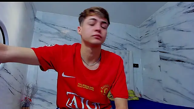 Ari and Storm online show from 11-28-25, 03:34