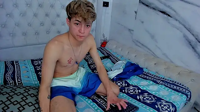 Ari and Storm online show from 09-19-25, 01:42