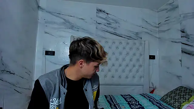 Ari and Storm online show from 11-16-25, 01:27