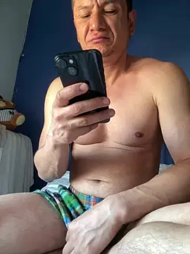 Snapshot of stevo170t chatting on 05-28-26, 12:33 stevo170t online show from 05-28-26, 12:33