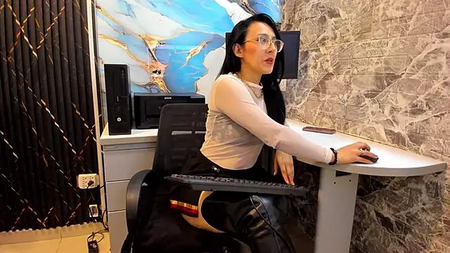 Snapshot of Scarlett_14_ chatting on 09-18-25, 03:20 Scarlett 14 online show from 09-18-25, 03:20