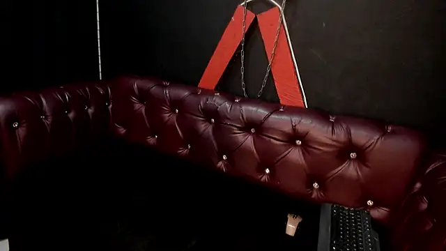 Scarlett 14  online show from 11-27-25, 02:56