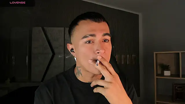 LiamDeep online show from 02-11-26, 08:41