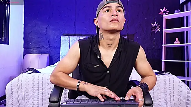 Snapshot of LiamDeep chatting on 06-24-26, 08:17 LiamDeep online show from 06-24-26, 08:17