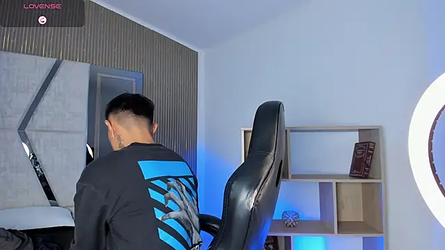 LiamDeep online show from 02-20-26, 08:33