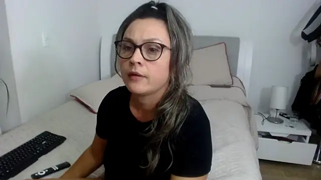 sophie lopez1 online show from 12-18-25, 04:17