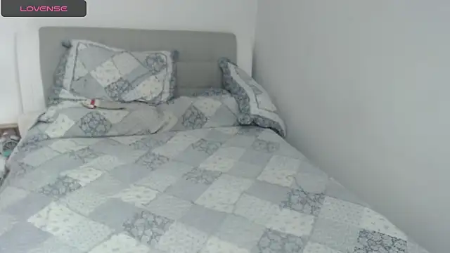 sophie lopez1 online show from 01-25-25, 04:13