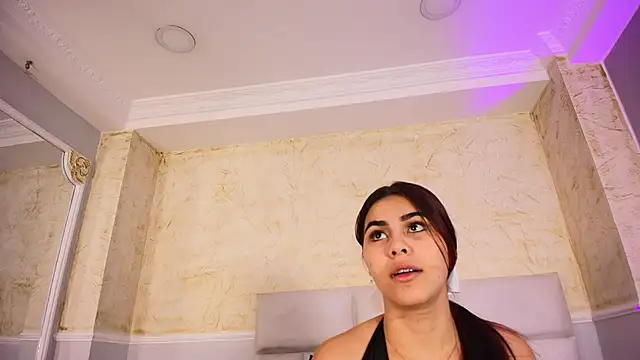 KimberlyLoren online show from 10-04-25, 12:50