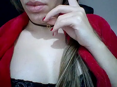 Yasleal online show from 06-15-26, 01:39