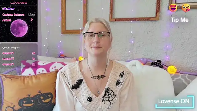 Snapshot of samanthamalichite chatting on 09-25-25, 02:45 samanthamalichite online show from 09-25-25, 02:45