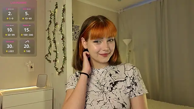Snapshot of PurrrBerry chatting on 10-03-25, 03:52 PurrrBerry online show from 10-03-25, 03:52
