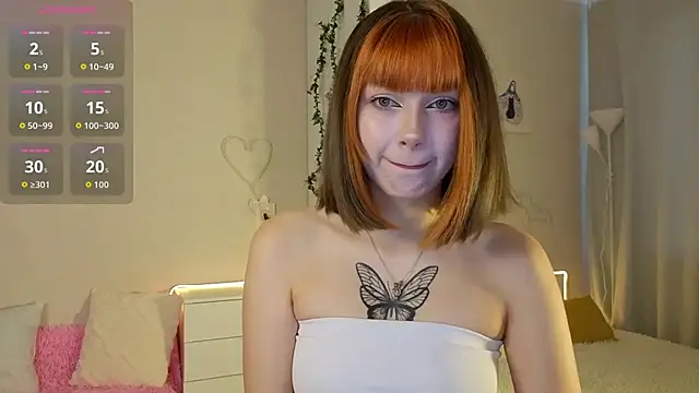 Snapshot of PurrrBerry chatting on 09-29-25, 03:57 PurrrBerry online show from 09-29-25, 03:57