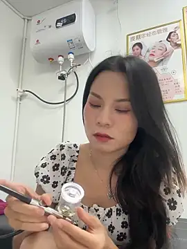 Snapshot of Baby-mmm chatting on 09-13-25, 12:27 Baby-mmm online show from 09-13-25, 12:27