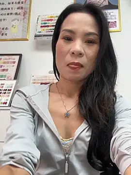 Baby-mmm online show from 10-25-25, 05:28