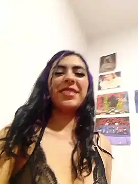 Snapshot of Veronicat04 chatting on 11-16-25, 05:56 Veronicat04 online show from 11-16-25, 05:56