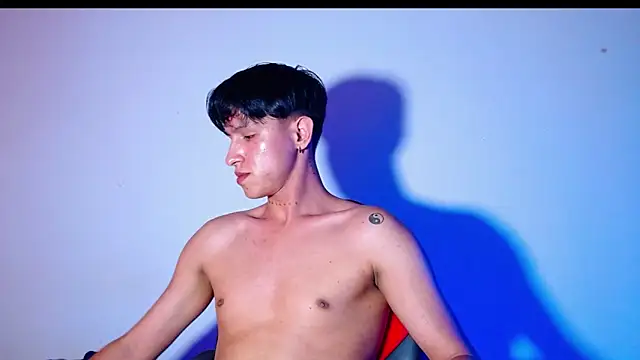 rowanbigboy23 online show from 12-02-25, 08:21