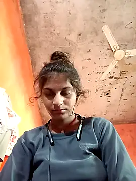 Snapshot of Jyoti_thakurr chatting on 09-27-25, 10:32 Jyoti thakurr online show from 09-27-25, 10:32