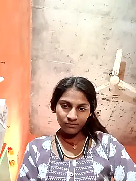 Snapshot of Jyoti_thakurr chatting on 10-12-25, 06:15 Jyoti thakurr online show from 10-12-25, 06:15