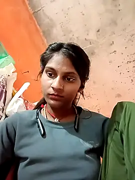 Snapshot of Jyoti_thakurr chatting on 10-08-25, 08:49 Jyoti thakurr online show from 10-08-25, 08:49