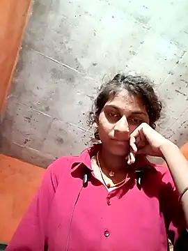 Snapshot of Jyoti_thakurr chatting on 10-30-25, 10:46 Jyoti thakurr online show from 10-30-25, 10:46