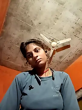 Snapshot of Jyoti_thakurr chatting on 10-08-25, 08:53 Jyoti thakurr online show from 10-08-25, 08:53