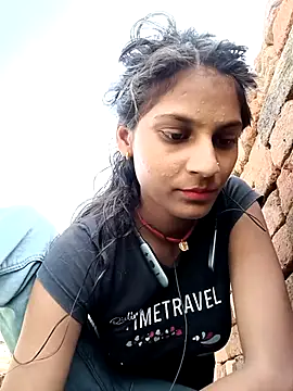 Snapshot of Jyoti_thakurr chatting on 09-14-25, 03:40 Jyoti thakurr online show from 09-14-25, 03:40