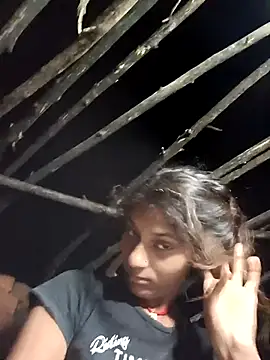 Snapshot of Jyoti_thakurr chatting on 09-08-25, 10:53 Jyoti thakurr online show from 09-08-25, 10:53