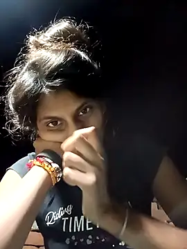 Snapshot of Jyoti_thakurr chatting on 09-10-25, 06:40 Jyoti thakurr online show from 09-10-25, 06:40