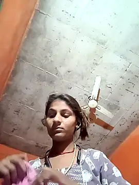 Snapshot of Jyoti_thakurr chatting on 10-14-25, 09:15 Jyoti thakurr online show from 10-14-25, 09:15