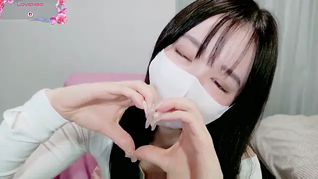 Snapshot of Anne_Anne_chan chatting on 10-15-25, 10:23 Anne Anne chan online show from 10-15-25, 10:23