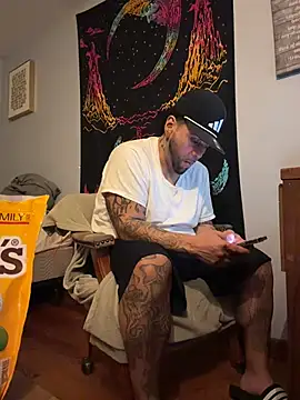 Snapshot of Lunablu13 chatting on 03-10-26, 04:27 Lunablu13 online show from 03-10-26, 04:27