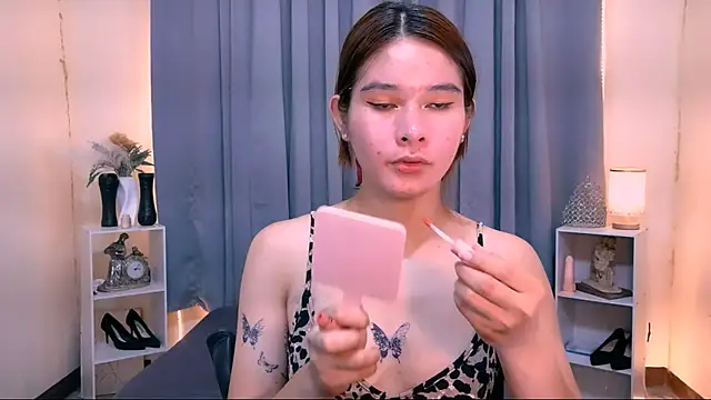 Snapshot of sassymimi69 chatting on 06-22-26, 01:52 sassymimi69 online show from 06-22-26, 01:52