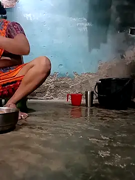 Snapshot of gulapi-gulistan180 chatting on 09-09-25, 05:28 gulapi-gulistan180 online show from 09-09-25, 05:28