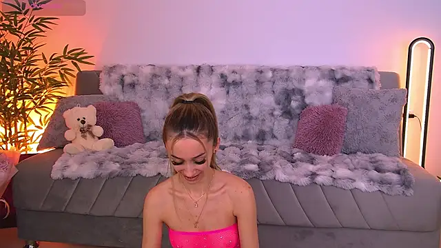 Snapshot of AmyKent_ chatting on 05-19-26, 04:14 AmyKent online show from 05-19-26, 04:14