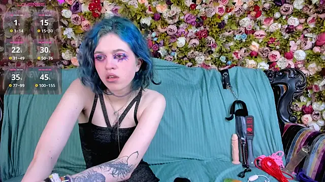 NoelleGothicShadow online show from 01-15-26, 05:44