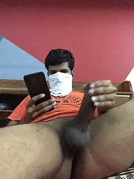 Snapshot of fitboy2107 chatting on 10-14-25, 05:57 fitboy2107 online show from 10-14-25, 05:57