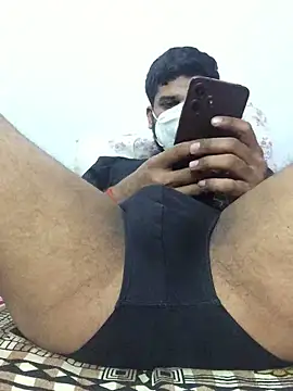 Snapshot of fitboy2107 chatting on 10-18-25, 04:20 fitboy2107 online show from 10-18-25, 04:20